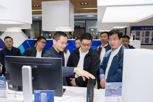 攀升電腦與華中科技大學MBA聯合共建商工融合實踐基地