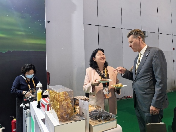 进博会这个地方又火了!大使亲临为产品打call,冰岛品牌凭实力征服中国消费者