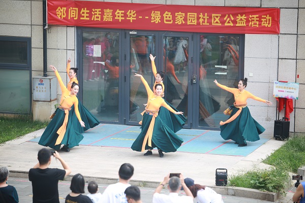 藏族舞蹈-山坡.JPG