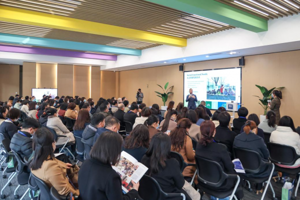百余名校长到访郑东新区西亚斯外籍人员子女学校 齐聚一堂共探国际教育新发展