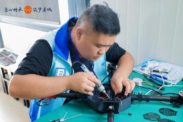 昆明市2026年职工职业技能竞赛无人机装调检修工赛项在飞虎实训基地开赛!_快讯_第5张_纵横网 昆明市2026年职工职业技能竞赛无人机装调检修工赛项在飞虎实训基地开赛!_https://www.izongheng.net_快讯_第5张