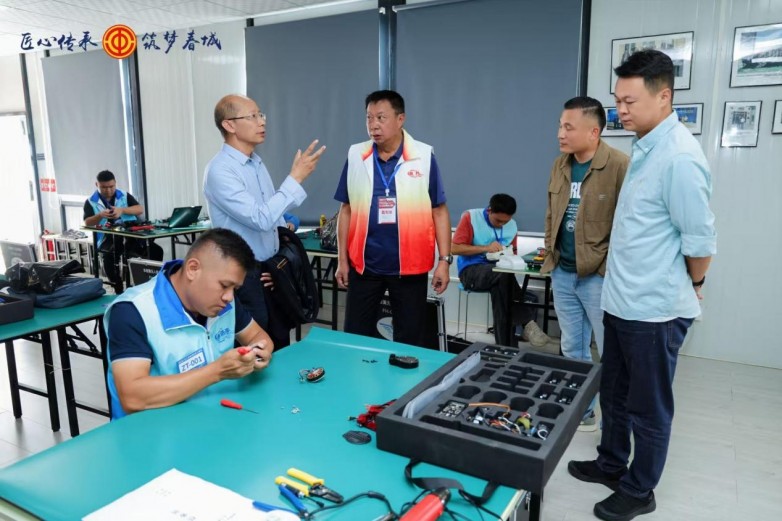 昆明市2026年职工职业技能竞赛无人机装调检修工赛项在飞虎实训基地开赛!_快讯_第2张_纵横网 昆明市2026年职工职业技能竞赛无人机装调检修工赛项在飞虎实训基地开赛!_https://www.izongheng.net_快讯_第2张