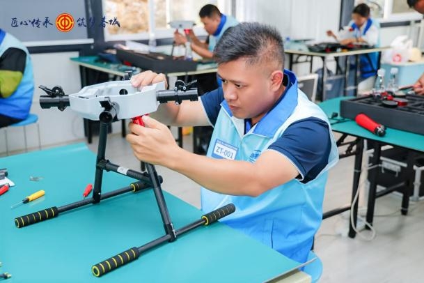 昆明市2026年职工职业技能竞赛无人机装调检修工赛项在飞虎实训基地开赛!_快讯_第7张_纵横网 昆明市2026年职工职业技能竞赛无人机装调检修工赛项在飞虎实训基地开赛!_https://www.izongheng.net_快讯_第7张