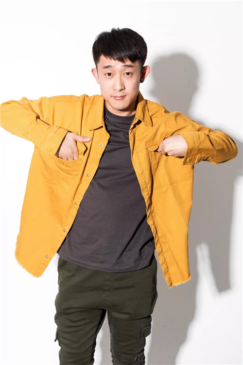 艾辰影视学员李泽源出演电影《龙兄虎弟之老铁别跑》,4月3日优酷首播