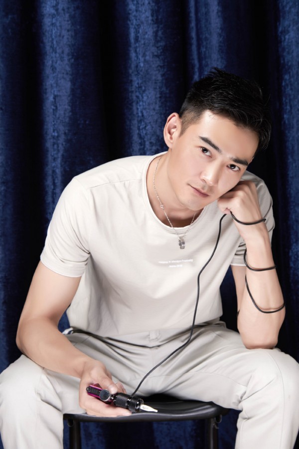 高级纹身师任昊翔因为喜欢所以选择
