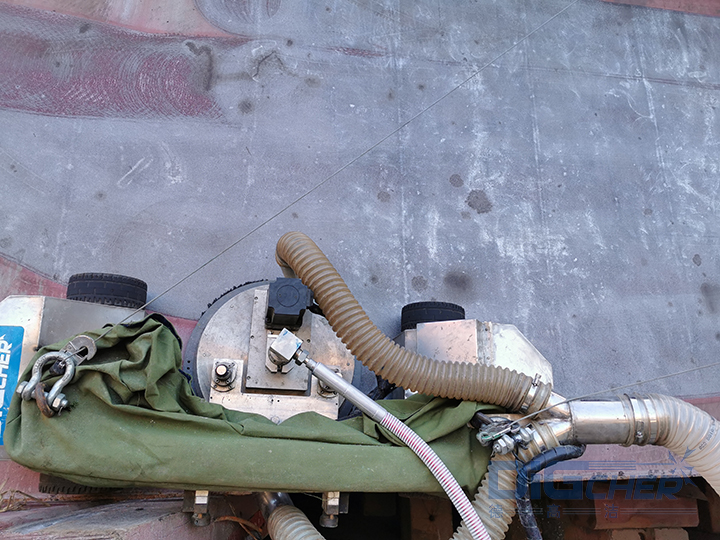 船舶好用的除锈设备——德高洁船体除锈机器人