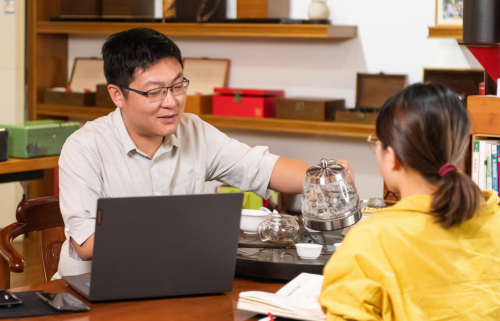 企业风云人物脚踏实地的实干家陈朱丰